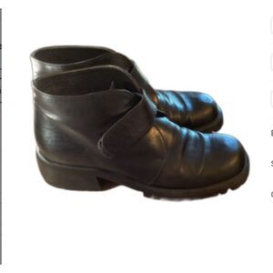 JOAN HELPERN SIGNATURE SIZE 8 BLACK LEATHER LUG VIBRAM SOLE ANKLE BOOTIE 80S 90S